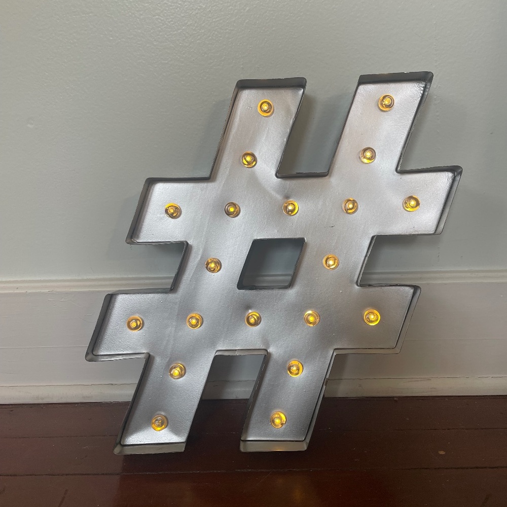 hashtag sign battery-powered light